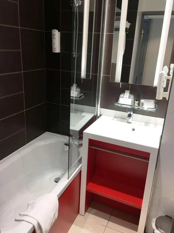 Отель Inn Design Paris Saint Quentin