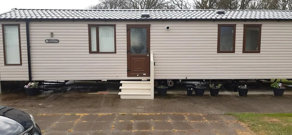 Luxury Caravan Only 10 Mins From the Beach