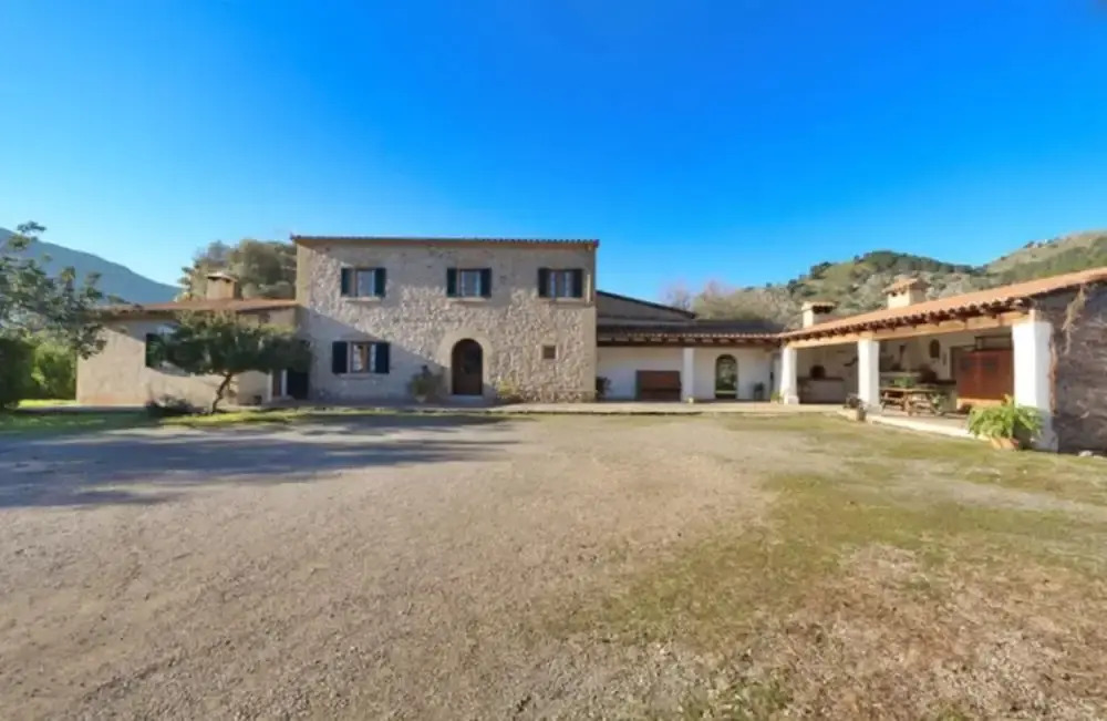 Vall de March Finca Farmhouses by Vida Villas