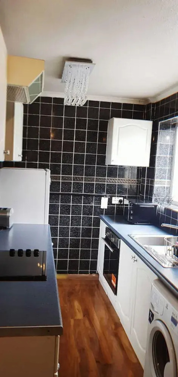 81 Thornaby Gardens