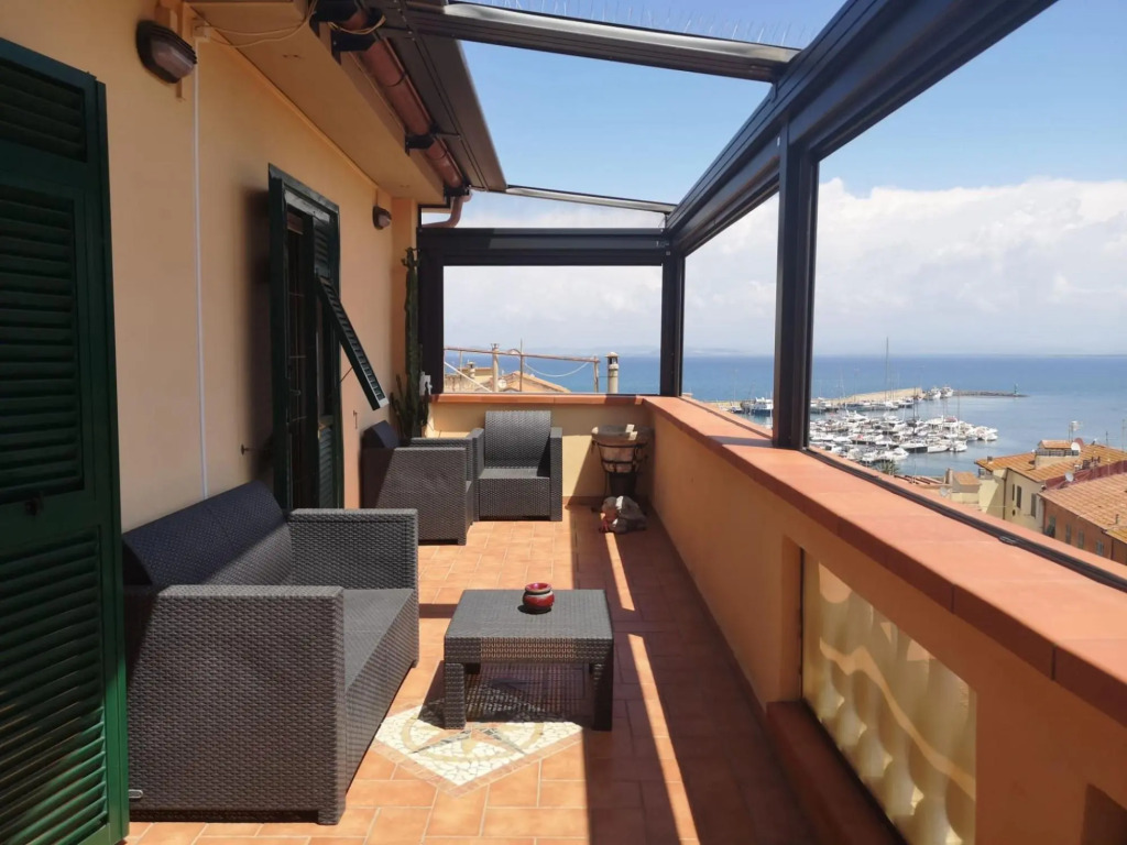 Cozy apartment with a glimpse of the sea-La Tartaruga