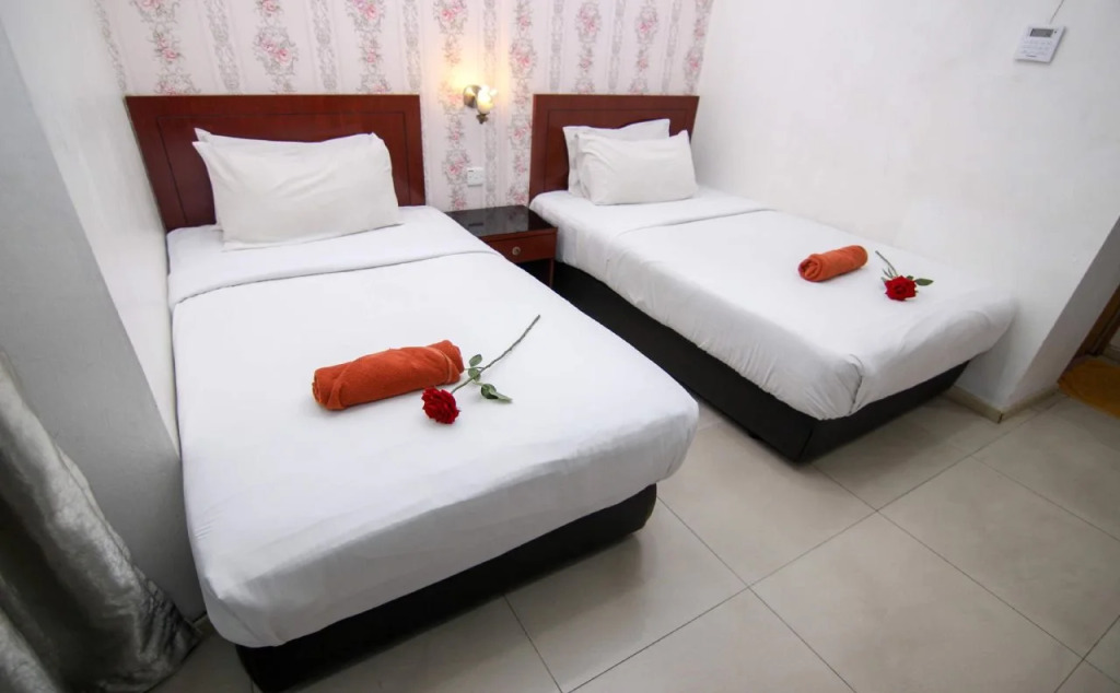 Hotel Zamburger Taman Perling
