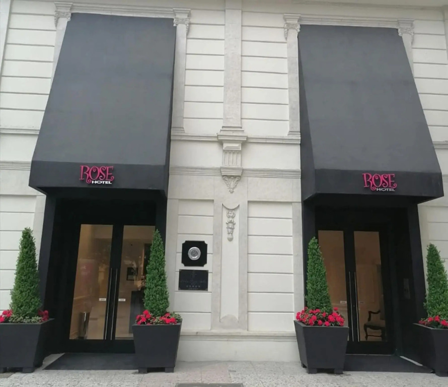 Rose Hotel
