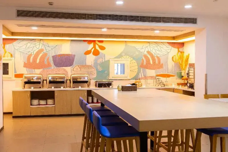 Qingzhu Jinyou Business Hotel (Shanghai Sheshan National Forest Park)
