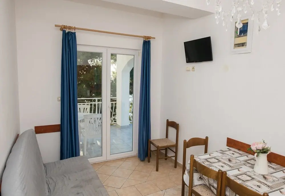Beachfront Apartment Gaj 7