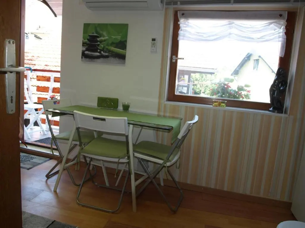 APARTMENT " Studio Green "