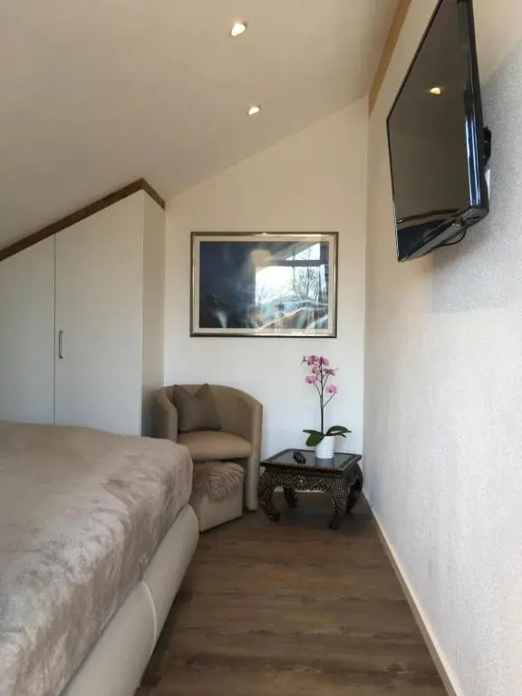Shania Residence