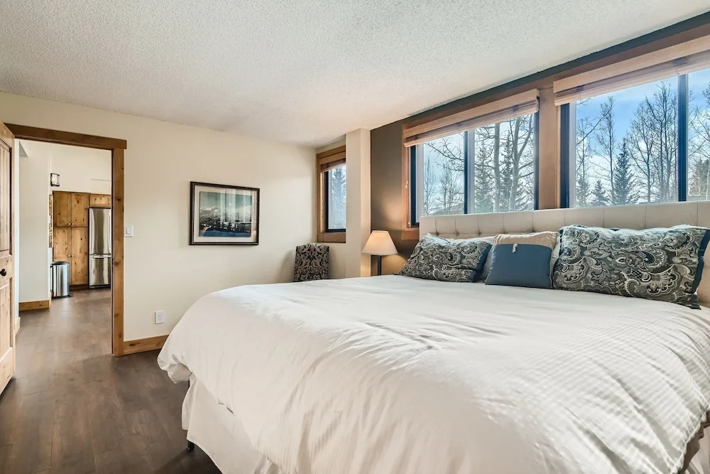Ski Hill 32 by RedAwning
