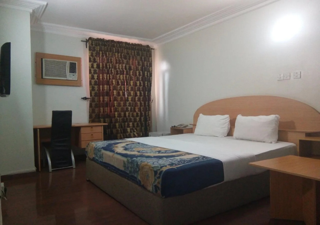 Serob Hotels