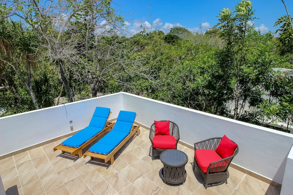 Home with Yoga Pools Beach by Olahola