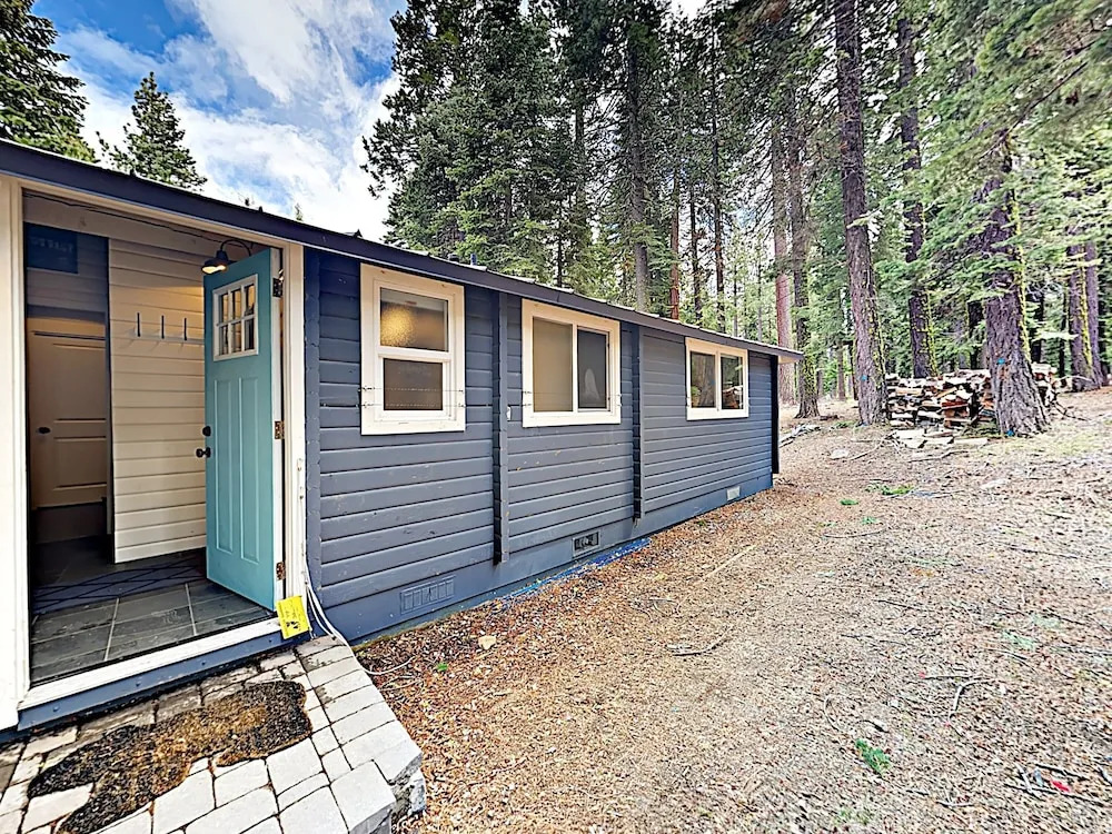 Skyland Hideaway W/ Private Beach By Wood Slopes 3 Bedroom Cabin