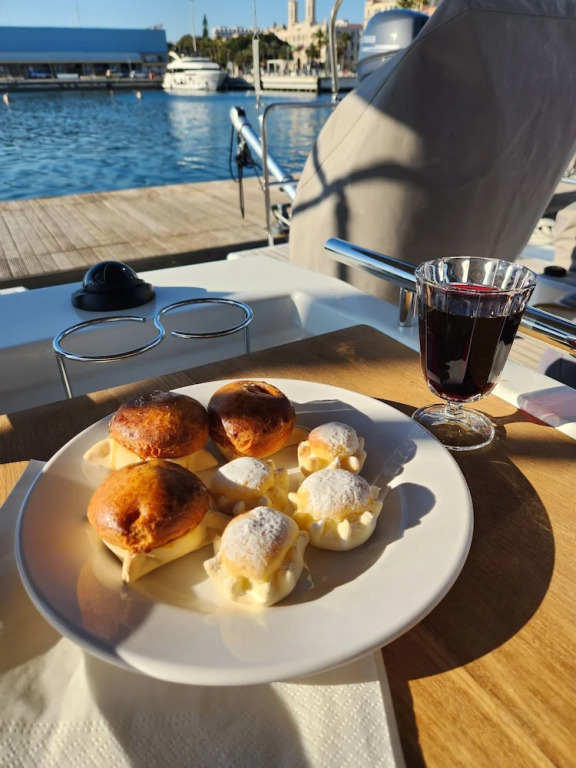 Dream Holiday on a Luxurious Sailing Yacht