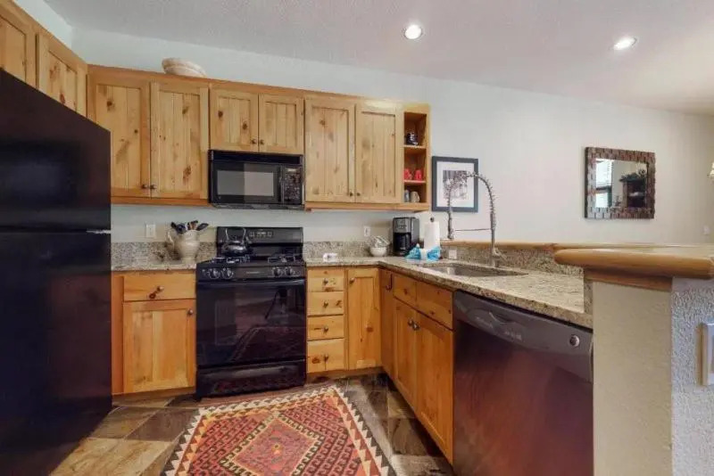 Keystone Ski Tip Town Homes 3 Bedroom Town House, Private Garage on Shuttle Route