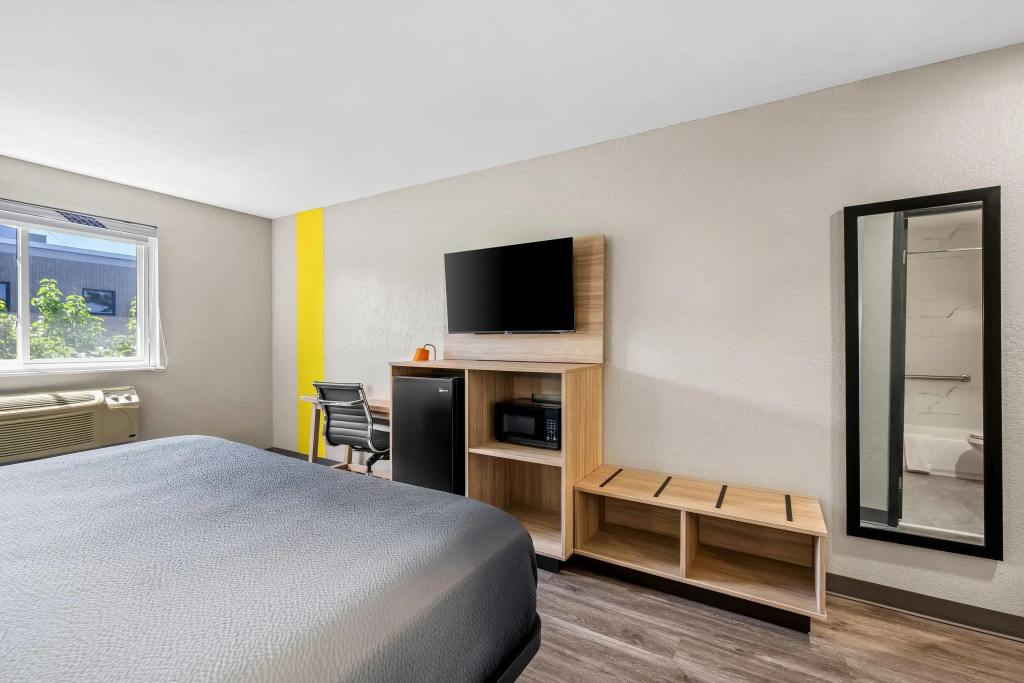 Super 8 by Wyndham Lewiston Auburn Area