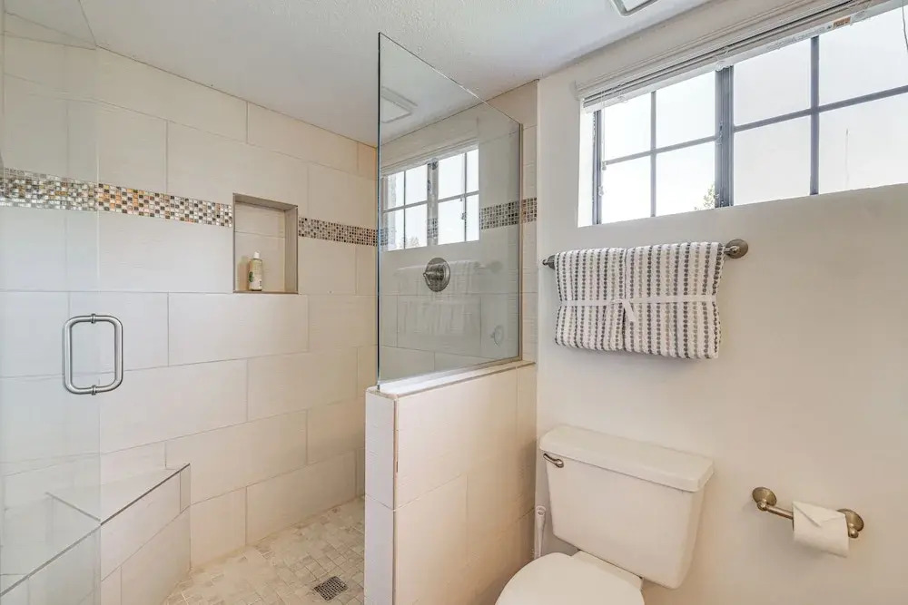 Quiet Condo w/ Pool Access, Near Arizona Boardwalk