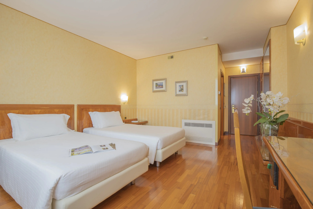 Montresor Hotel Tower
