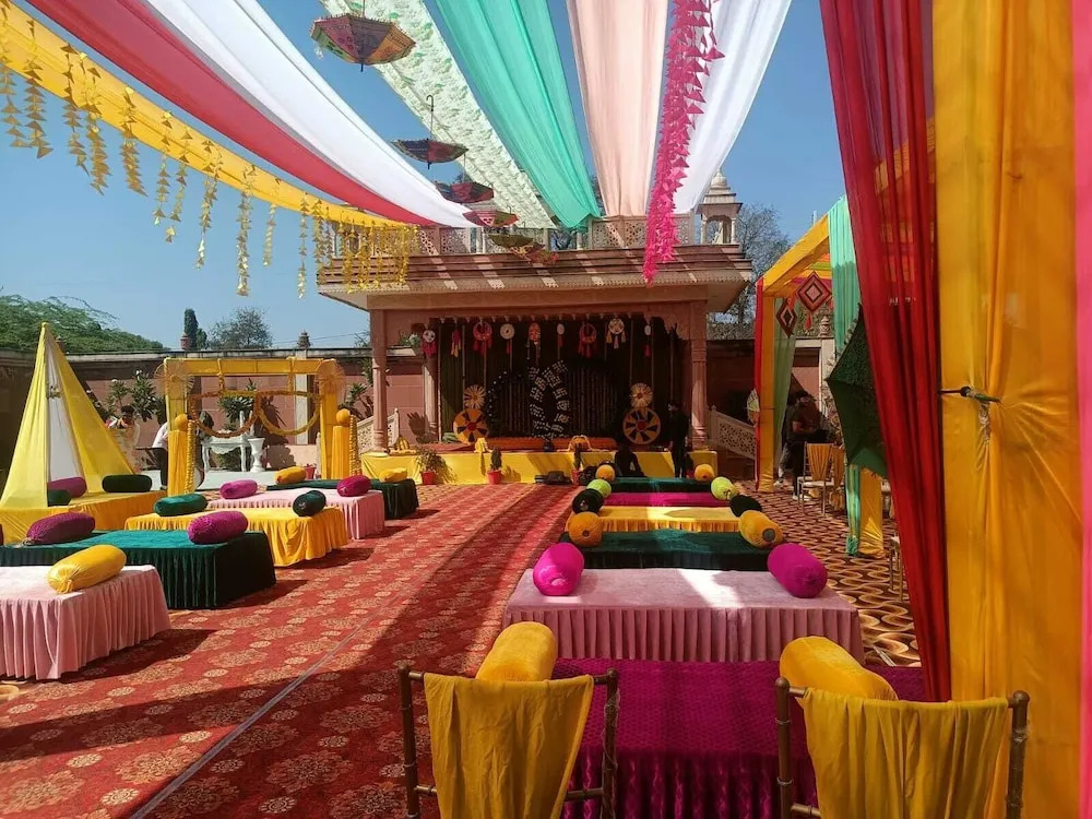 Hotel Rajwada Palace