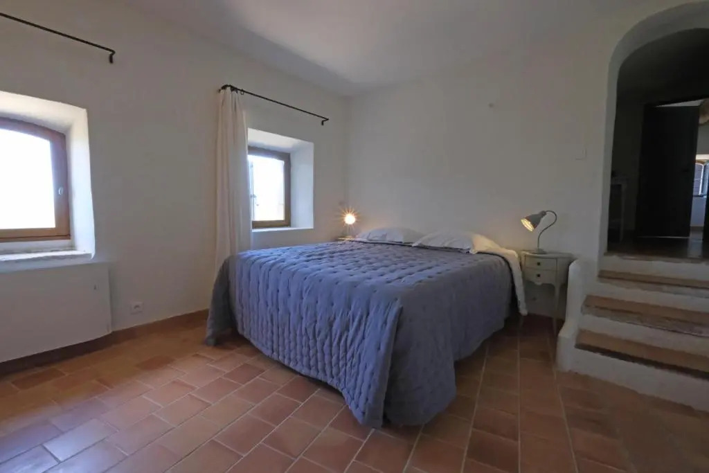 Charming vacation rental with a swimming pool in the heart of Luberon Natural Park,13 people LS2-306 ANDOURETO