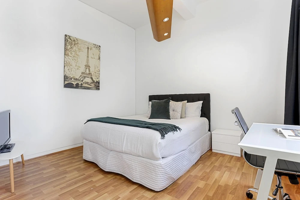 Renovated Apartment in Heart of CBD
