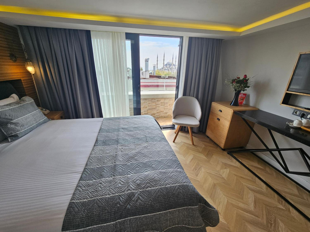 Anthemis Hotel