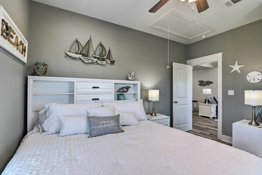 Steps to Coast: Bolivar Peninsula Beach House!