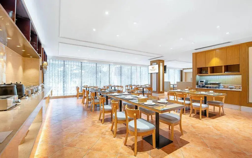 Vienna Hotel (Luofu Mountain Scenic Area High-Speed Rail Station Branch)