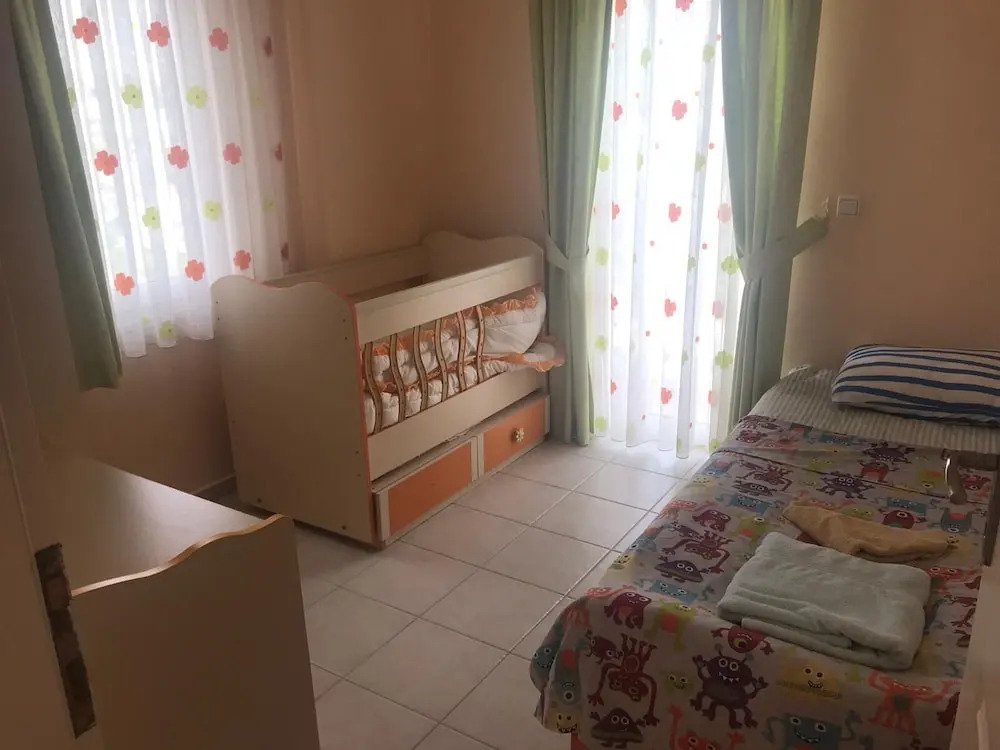 1 Bedroom Apartment Lake View 3 by Likya Global