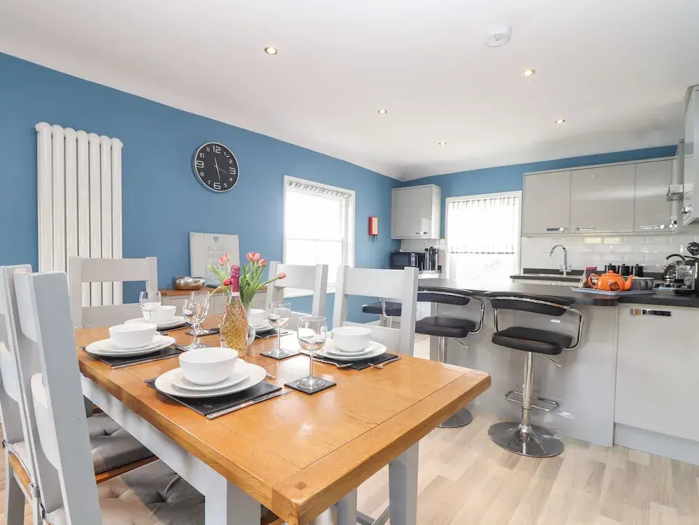 Flat 2 Niles Place