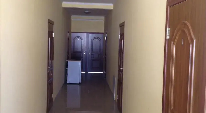 Мирный