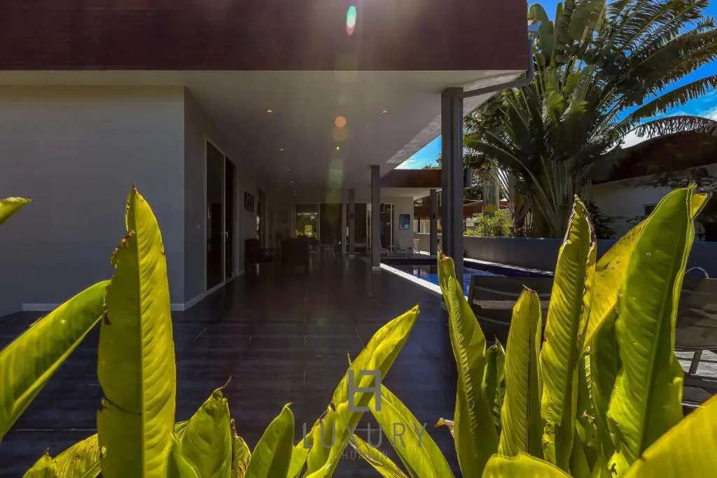Modern 3 Bedroom Pool Villa In Resort G207