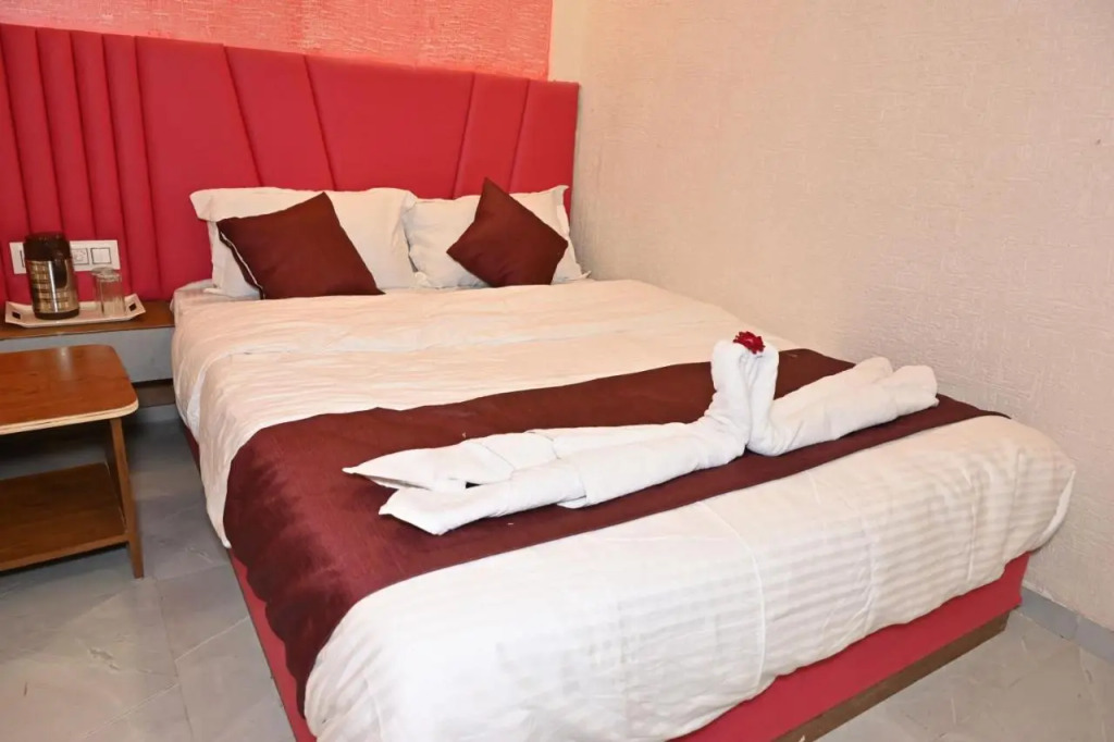 Hotel Avadh Palace, Subhash Bridge, RTO Circle, Ahmedabad