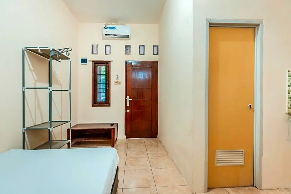 OYO Life 2424 Kost Luqman 2