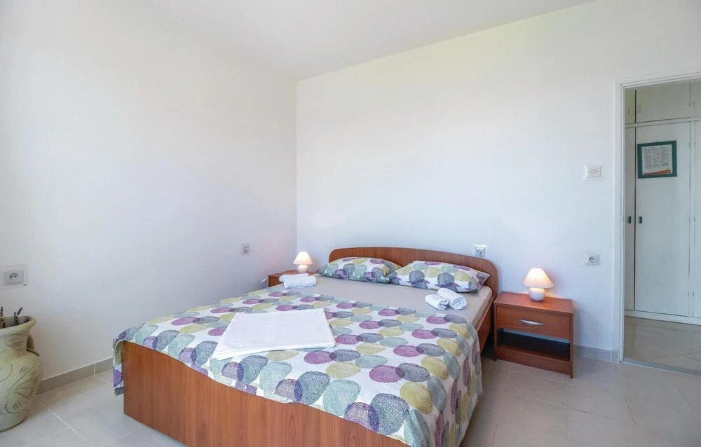 Amazing Home in Klenovica With Wifi and 3 Bedrooms