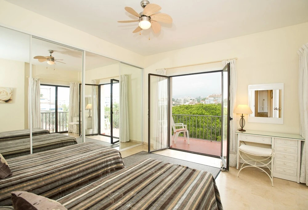 Beachfront Penthouse, Sea/mountain Views, 3 Balconies, Puerto Banus, Marbella