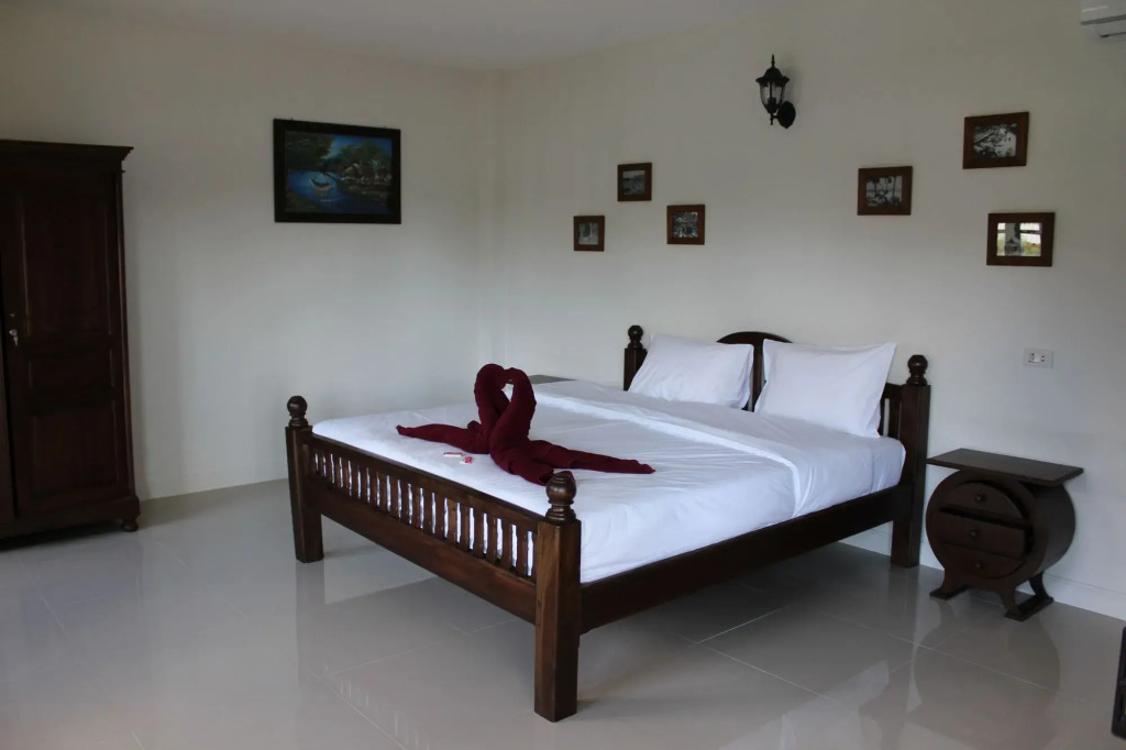 Villa Colina Khao Lak Rooms and Bungalows