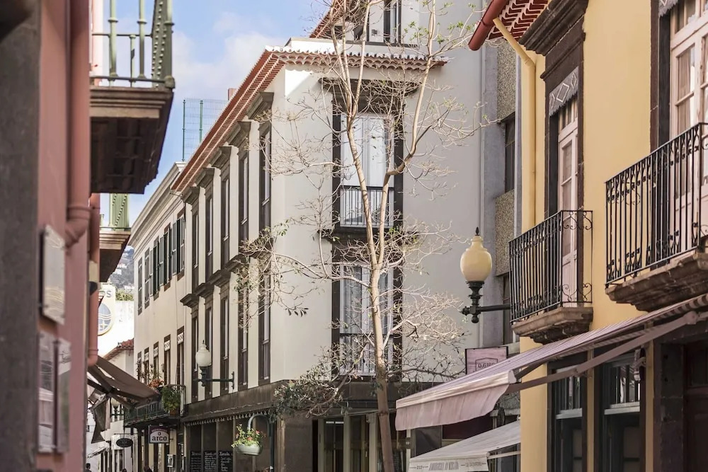 Downtown Funchal Apartments 2B Balcões by An Island Apart