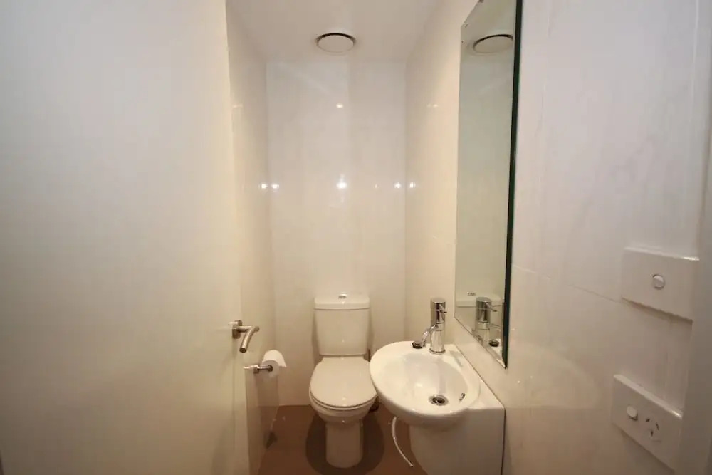 Oasis, Unit 11/5 Laman Street