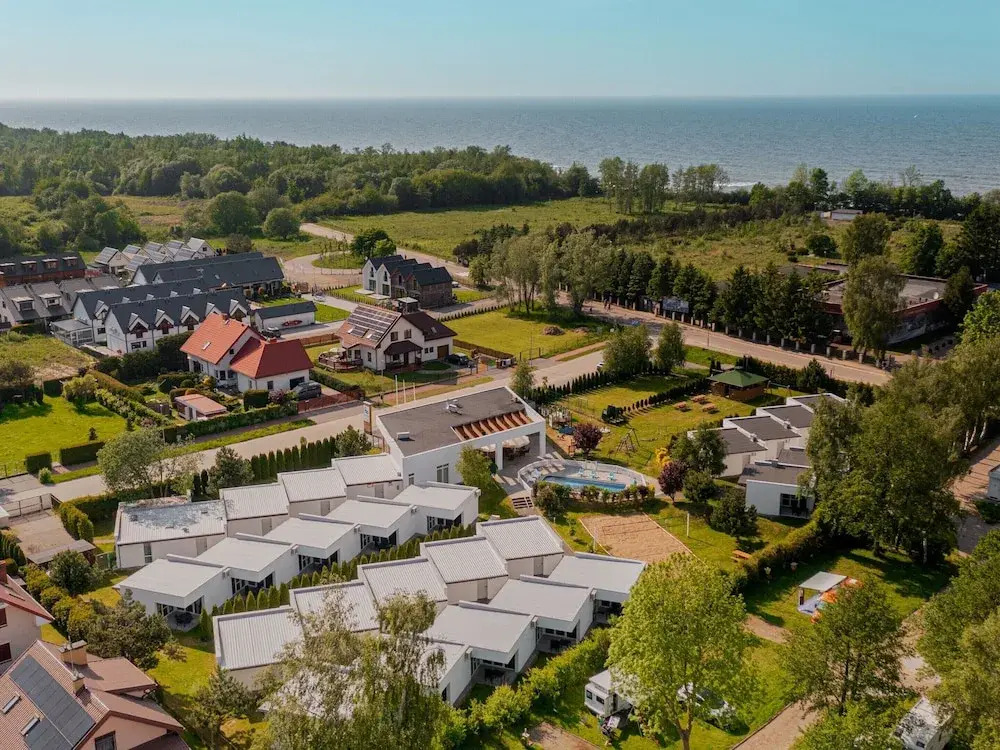 Holiday Homes With Pool, Close to the Beach