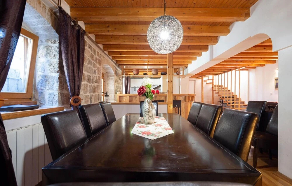 Beautiful Home in Sinj with Hot Tub, 4 Bedrooms & Outdoor Swimming Pool