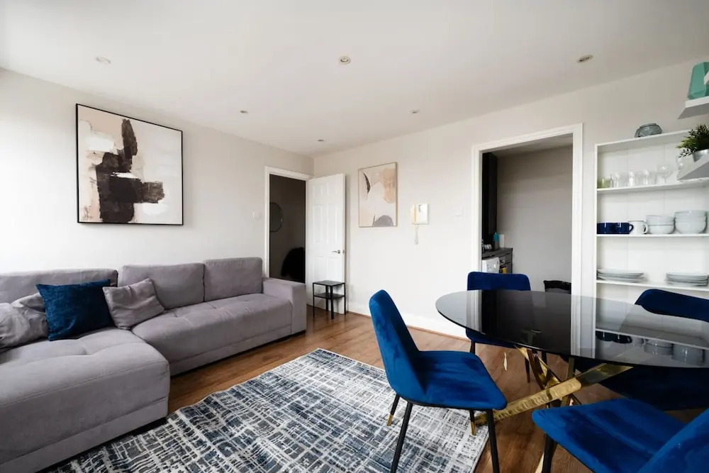 Comfy 2 Bed Flat QCE