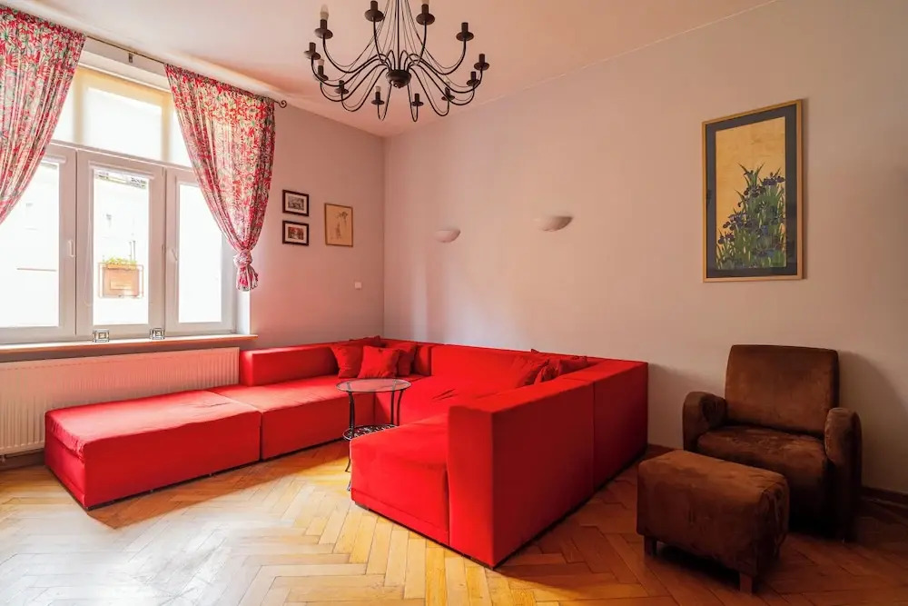 Red by Grand Apartments