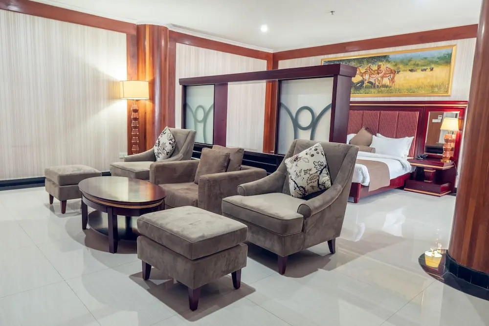 Peacock All Suites