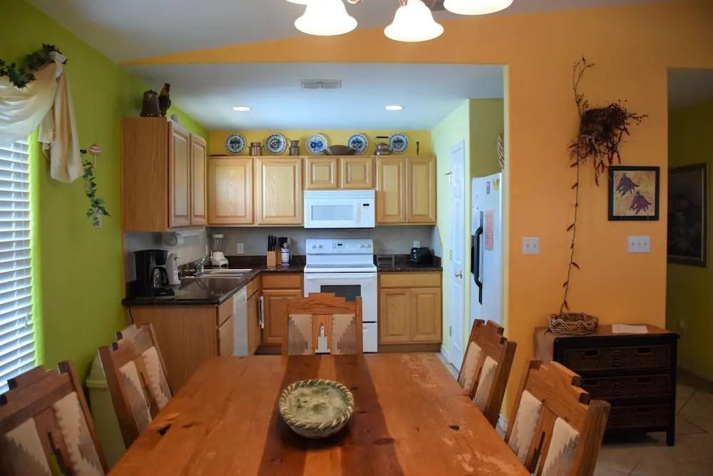 Pinkadot - Four Bedroom Home