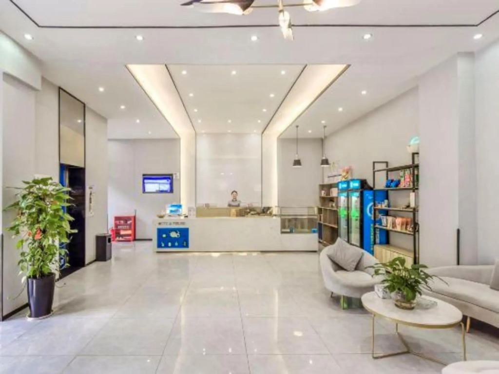 7 Days Premium Hotel (Chongqing Kaizhou District Government Square)