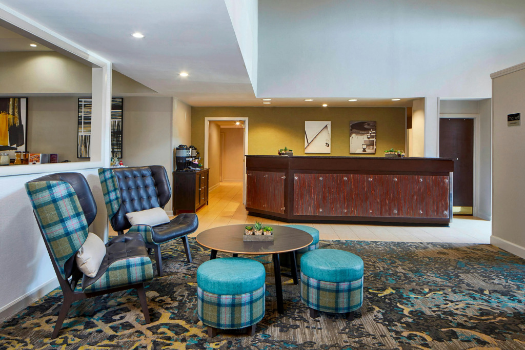 Embassy Suites By Hilton Atlanta Airport North