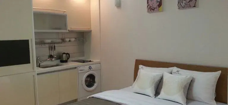 TEN-Q Residence MAPO