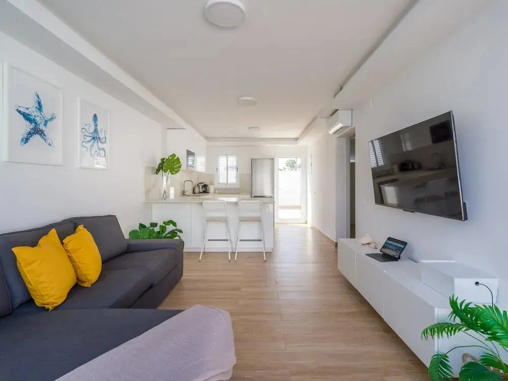 Bungalow in Maspalomas Near Golf & Beach