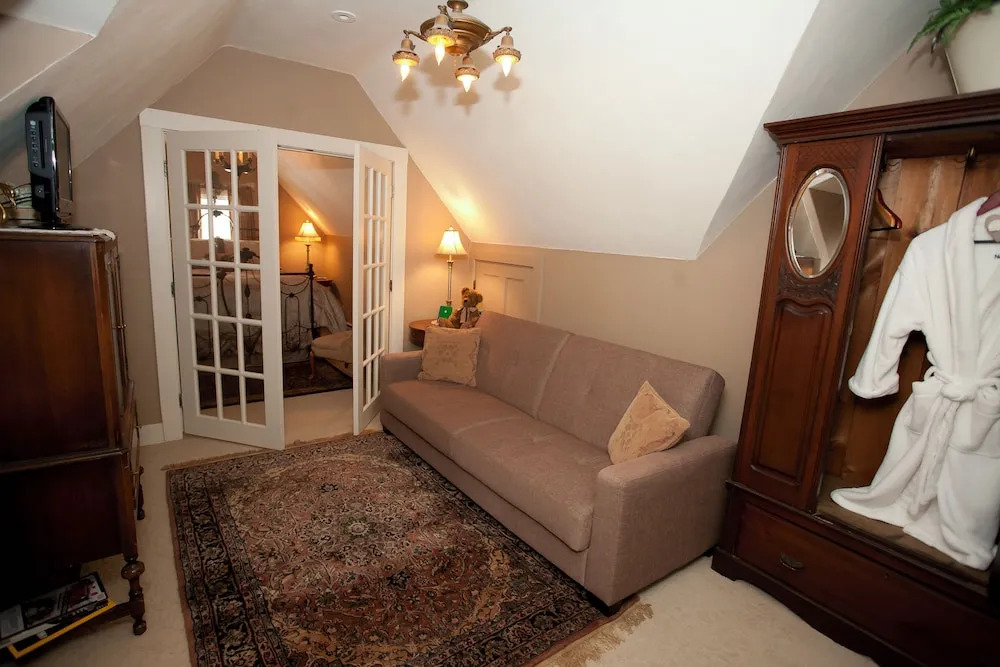 Westphal Mansion Inn Bed & Breakfast