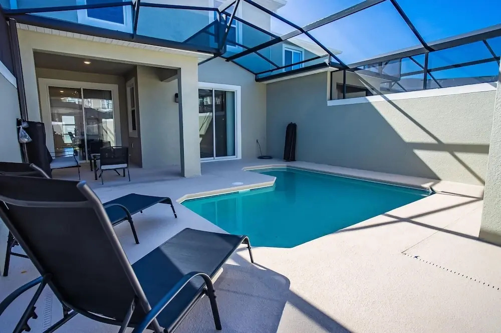 4261 PD - Storey Lake - Magical 4 Beds Villa With Pool