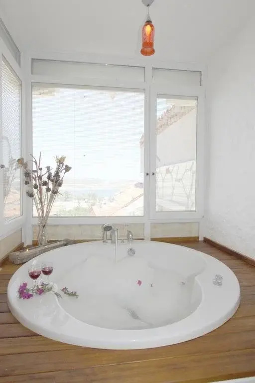 Shaka Marine Boutique Hotel
